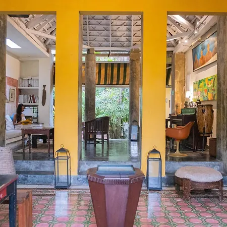 Casa De Columnas Hotel *