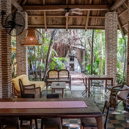 Hotel Casa De Columnas