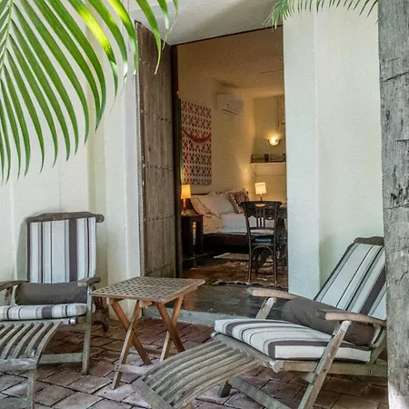 Casa De Columnas *