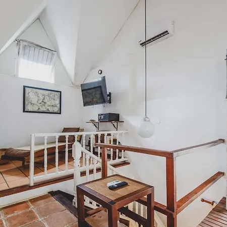Casa De Columnas *